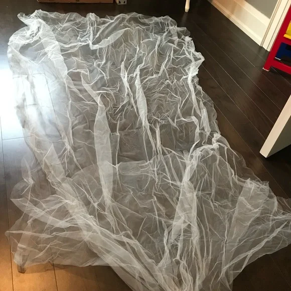 Inbald Dror VIP Wedding Gown - Picture 9 of 10